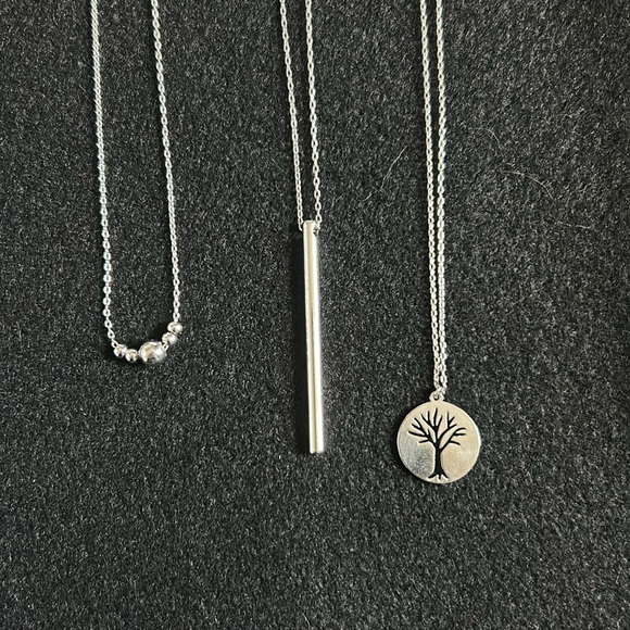 Set of silver necklaces - Picture 4 of 5
